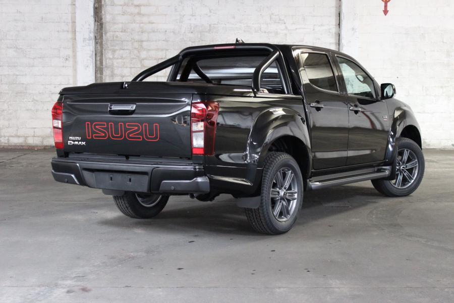 Isuzu D-Max Urban Double Cab 2017 года  (фото 12 из 13)